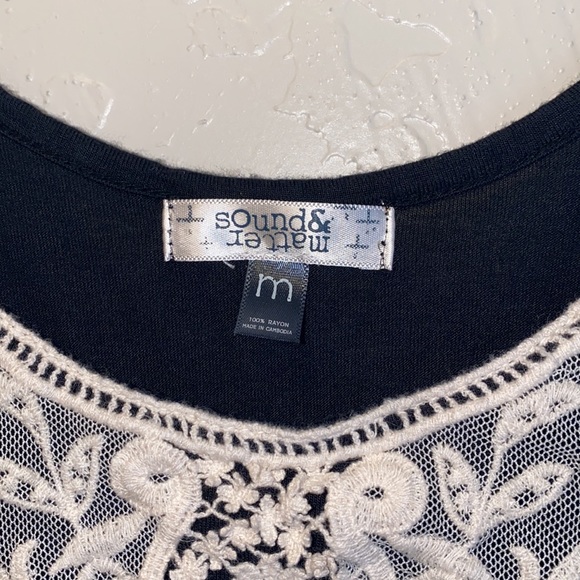 Black t-shirt material top with lace size M - Picture 3 of 8